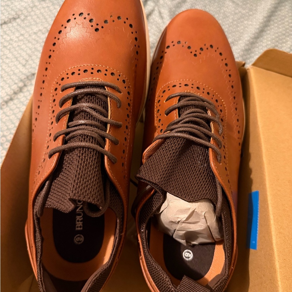 Men's Casual Wingtip Leather Sneaker - Brown